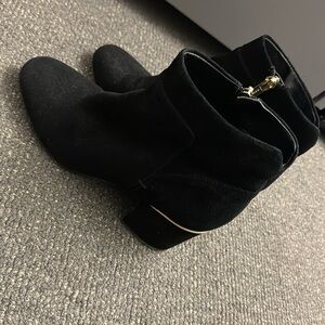 Womens Easy Spirit Brock Ankle Boots, Black suede with gold trim